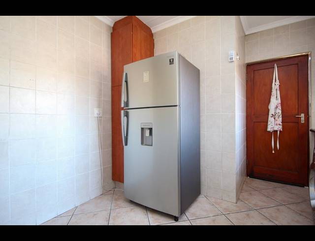 3 BEDROOM TOWNHOUSE FOR SALE IN THATCHFIELD